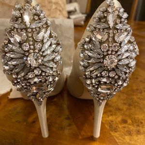 Badgley mischka peep toe heels